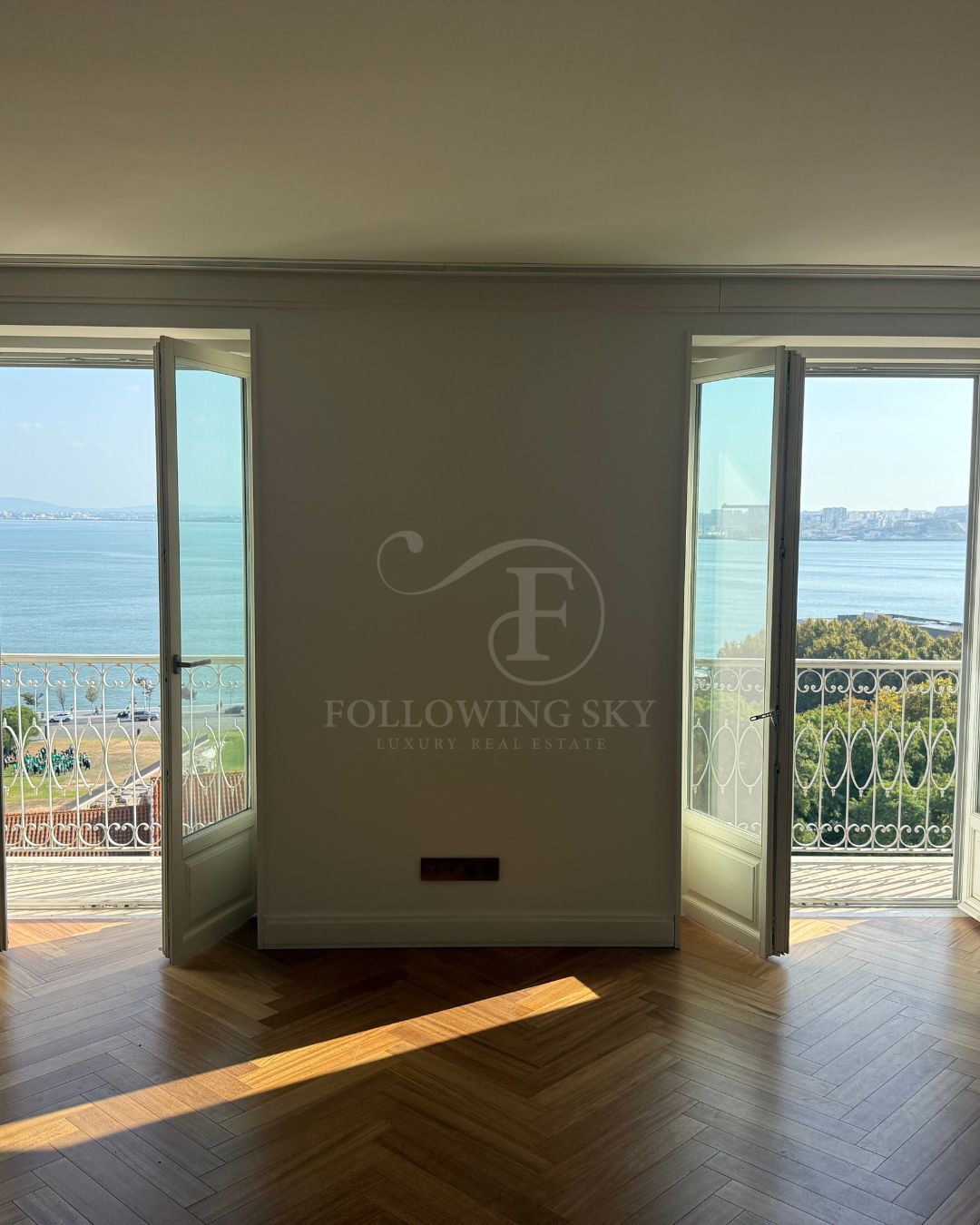 Riverfront Duplex Lisbon property image